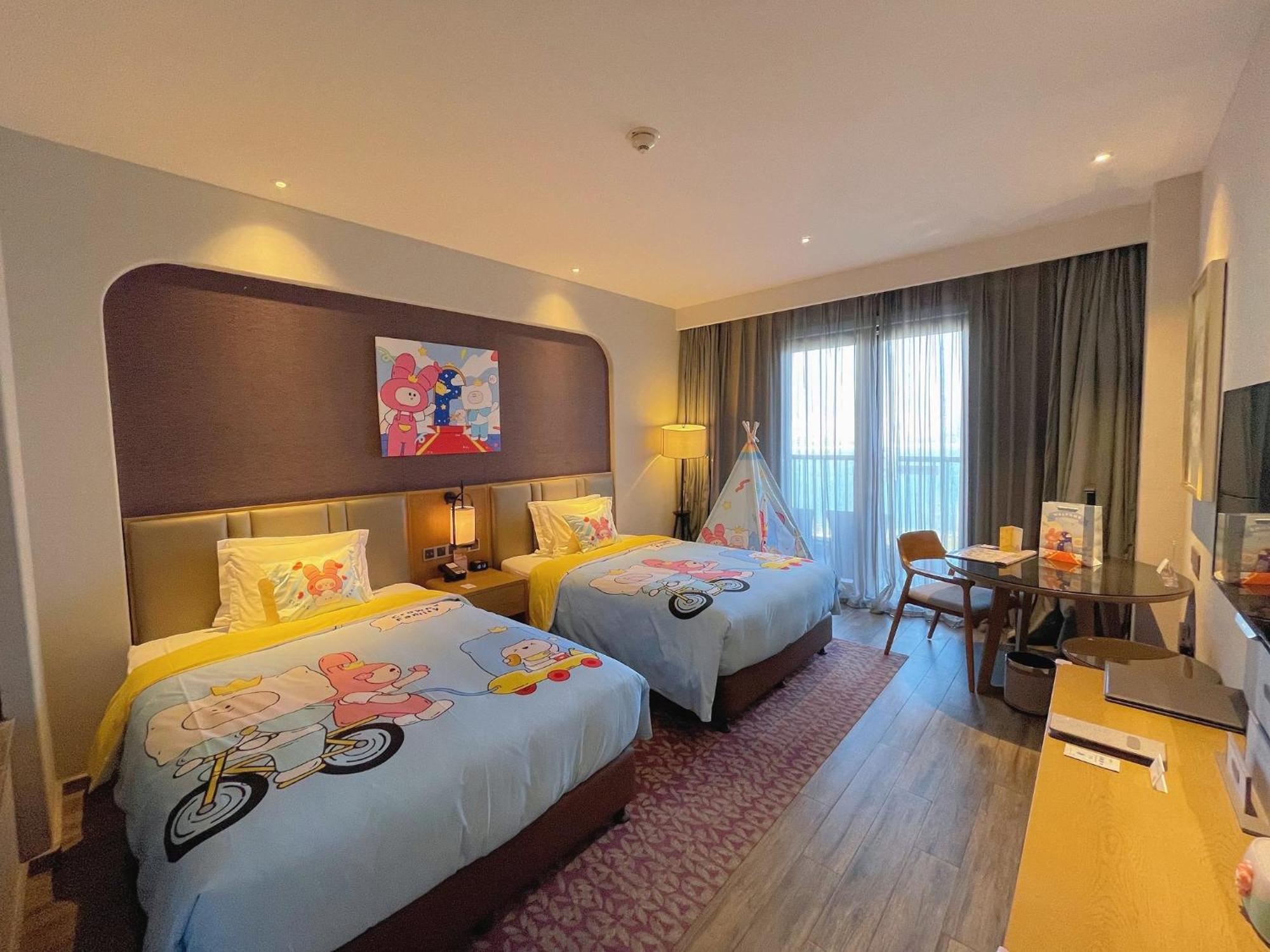 Crowne Plaza Qingdaoorientalmoviemetropolis By Ihg Hotel Exterior photo